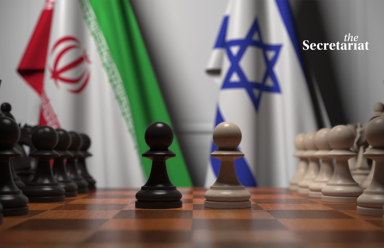 Iran-Israel flags, chessboard, ceasefire, trade, oil, strategic ambiguity