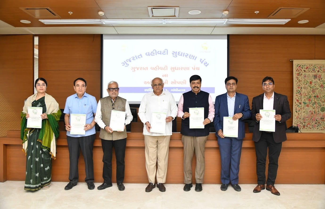 Gujarat Administrative Reforms Commission, GARC, Gujarat government, Commission, Hasmukh Adhia